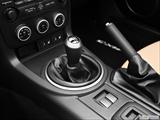  Gear shifter/center console photo